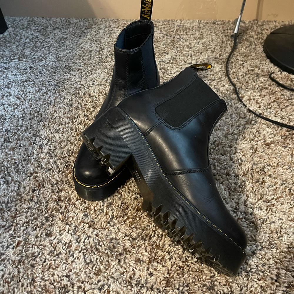 Doc martens platform Chelsea boot